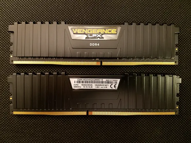 Corsair 2x8GB DDR4 memory kit